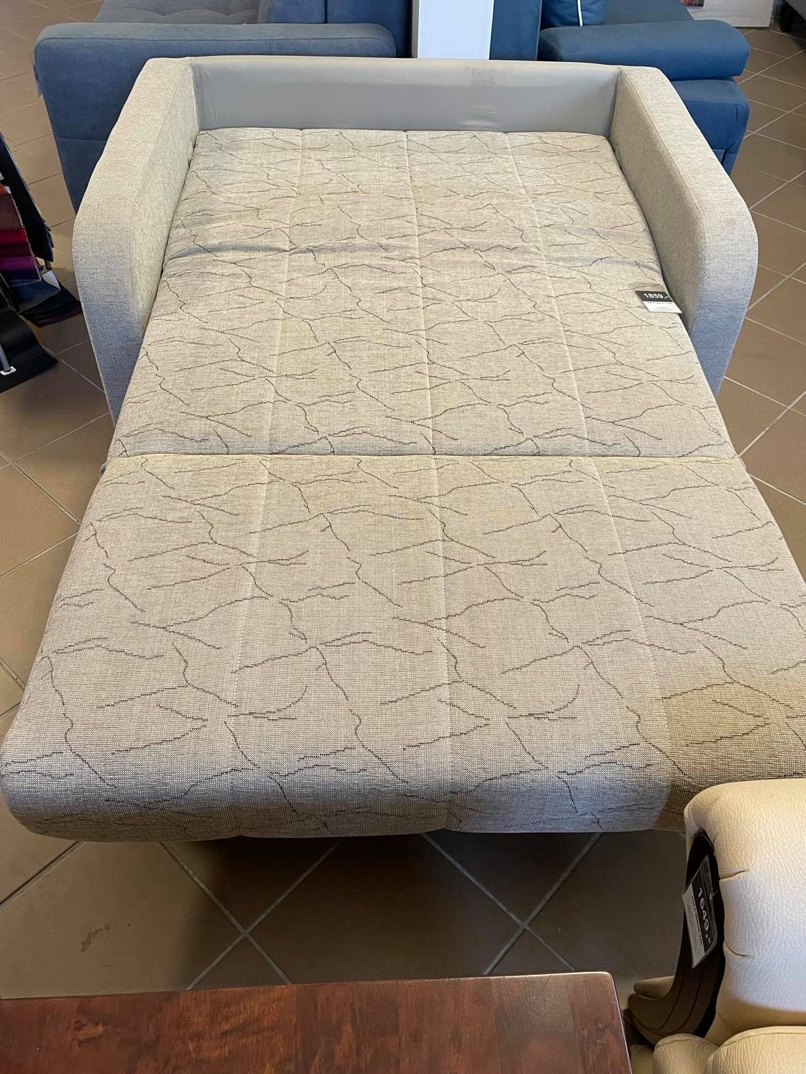 sofa od dołu